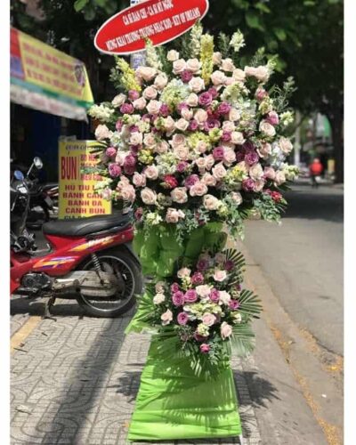 Phấn khởi