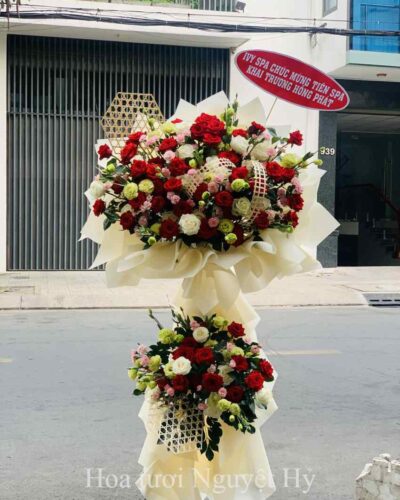 Hoa Tang Khai Truong Cua Hang .jpg