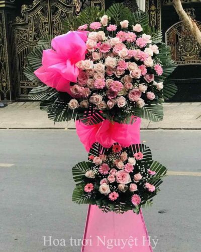 Hoa Tang Khai Truong Cua Hang Gia Re 3875.jpg