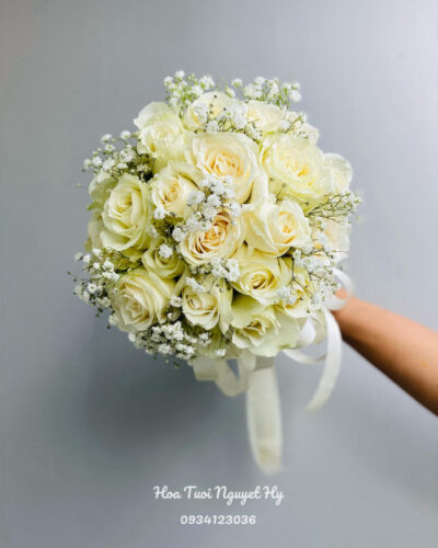 Hoa Cam Tay Co Dau Hong Trang